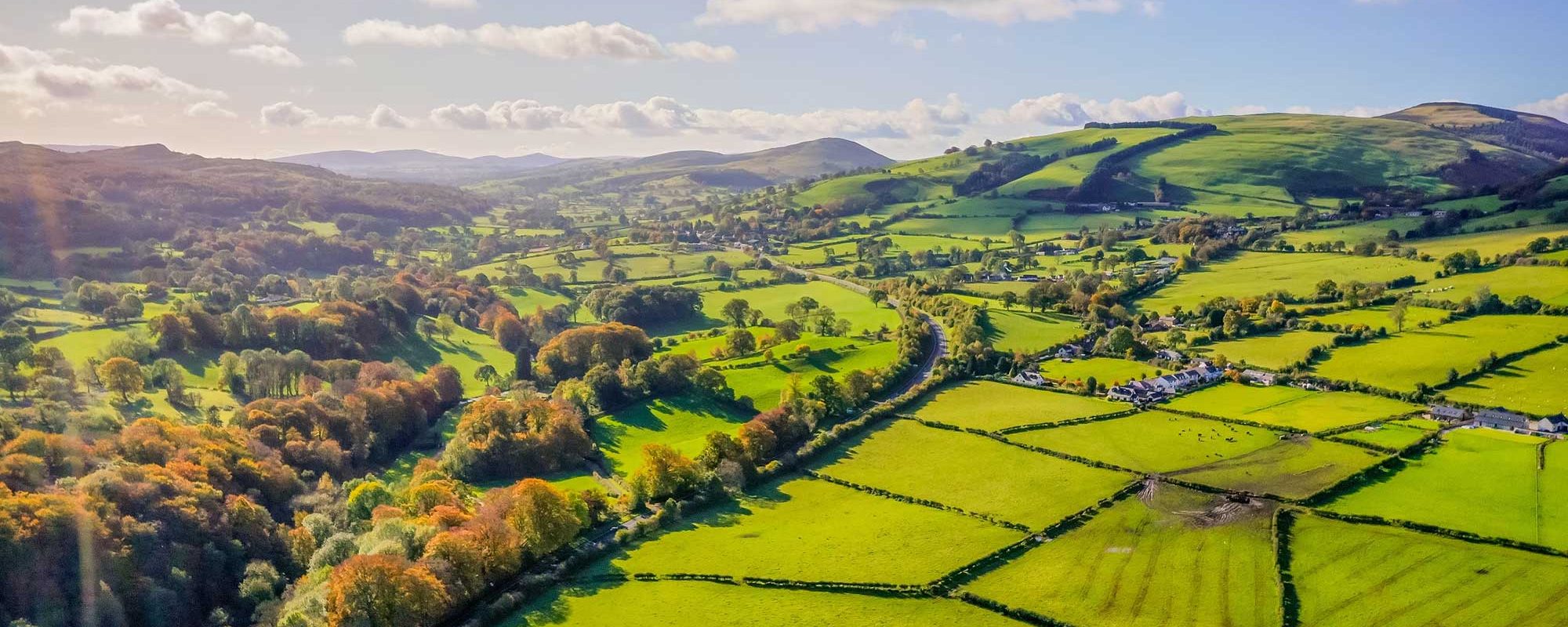 Sir Ddinbych yn lansio adnoddau twristiaeth newydd